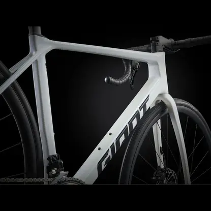 bicykel GIANT TCR Adv 2 KOM  Illusion_5.webp