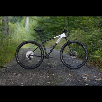 /images/2025_SUPERIOR/Horsky bicykel SUPERIOR XP 6.2 Matte Black White_2.jpg