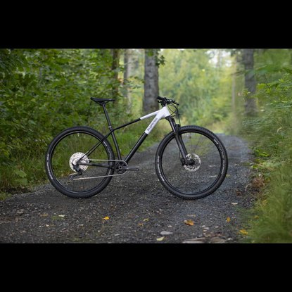 /images/2025_SUPERIOR/Horsky bicykel SUPERIOR XP 6.2 Matte Black White_3.jpg