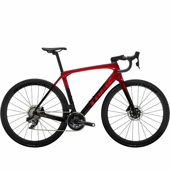 /images/2025_TREK/Bicykel_TREK_Domane_SLR7_Gen4_AXS_MetallicRedSmokeToRedCarbonSmoke_1.jpg