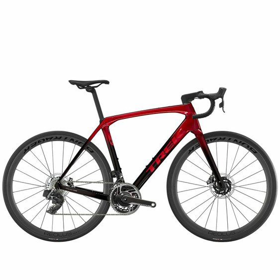 /images/2025_TREK/Bicykel_TREK_Domane_SLR8_AXS_Gen4_MetallicRedSmokeRedCarbonSmoke.jpg
