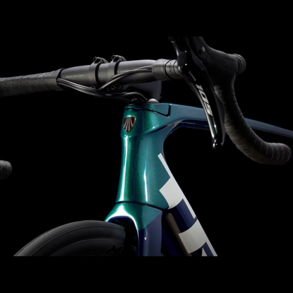 Cestny bicykel TREK Emonda SL 5 Navy Smoke Dark Aquatic_4.png