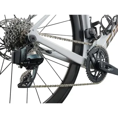 images/2026_GIANT/Cestny bicykel GIANT Defy Advanced Pro 1 White_2.webp