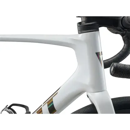 images/2026_GIANT/Cestny bicykel GIANT Defy Advanced Pro 1 White_6.webp