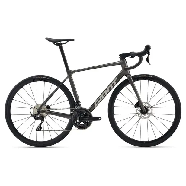 Cestný bicykel GIANT TCR Advanced 2-KOM Stealth Chrome 2026