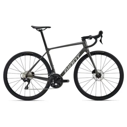 Cestný bicykel GIANT TCR Advanced 2-KOM Stealth Chrome 2026