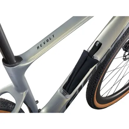 images/2026_GIANT/Gravel GIANT Revolt Adv 0 Aurora Noise_3.webp