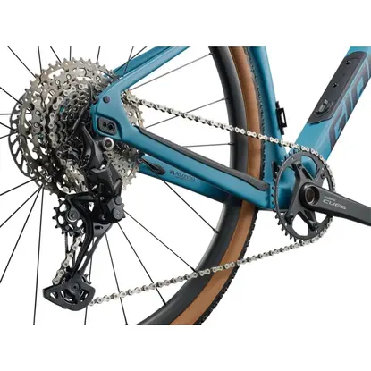 images/2026_GIANT/Gravel GIANT Revolt Adv 3 Aquarium_1.webp