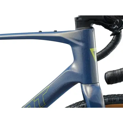 images/2026_GIANT/Gravel GIANT Revolt Advanced 1 Midnight Moon_3.webp