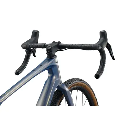 images/2026_GIANT/Gravel GIANT Revolt Advanced 1 Midnight Moon_4.webp
