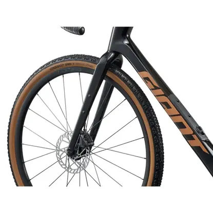 images/2026_GIANT/Gravel GIANT Revolt Advanced 2 Carbon Smoke_2.webp