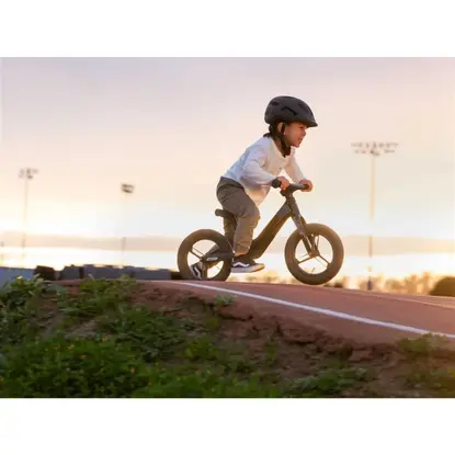 images/2026_GIANT/Karbonove odrazadlo GIANT PRE black_15.webp