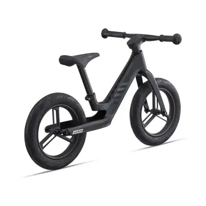 images/2026_GIANT/Karbonove odrazadlo GIANT PRE black_2.webp