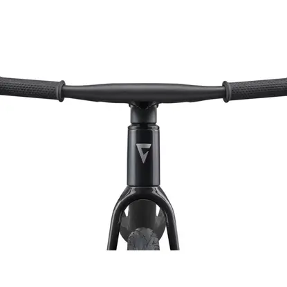 images/2026_GIANT/Karbonove odrazadlo GIANT PRE black_7.webp