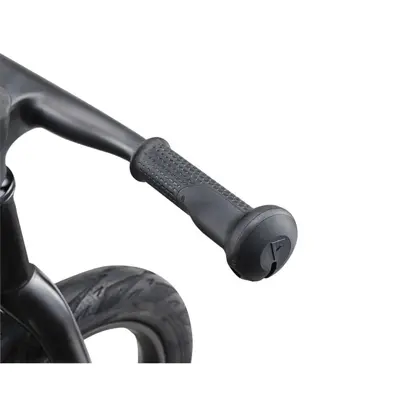 images/2026_GIANT/Karbonove odrazadlo GIANT PRE black_8.webp