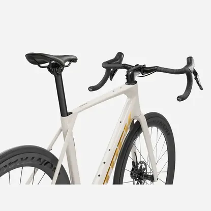 /images/2027_TREK/Cestny bicykel TREK Domane SL 7 AXS 1x Gen 5 Matte Era White Deep Smoke 2027_4.webp