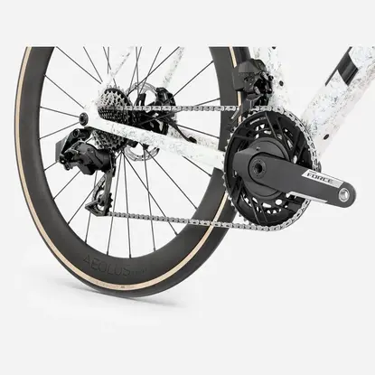 /images/2027_TREK/Cestny bicykel TREK Domane SLR 7 AXS Gen 5 Mother of Pearl Silver Marble 2027_5.webp
