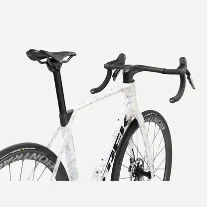 /images/2027_TREK/Cestny bicykel TREK Domane SLR 9 AXS 1x Gen 5 Mother of Pearl Silver Marble 2027_4.webp