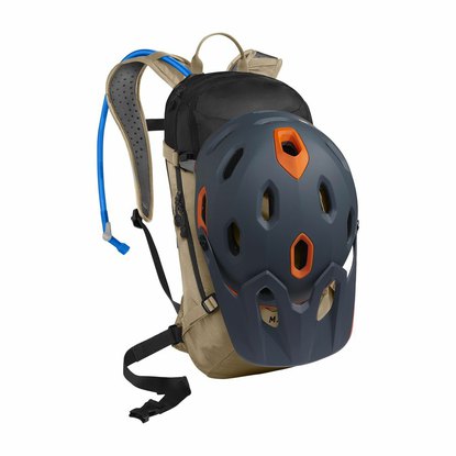 2245201000 MULE Kelp_Black prilba.jpg