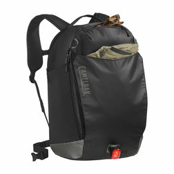 CAMELBAK HAWG Commute 30 Black pouzitie.jpg