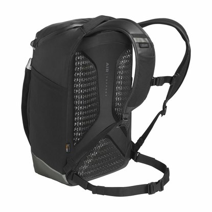 CAMELBAK MULE Commute 22 Black zozadu z uhlu.jpg